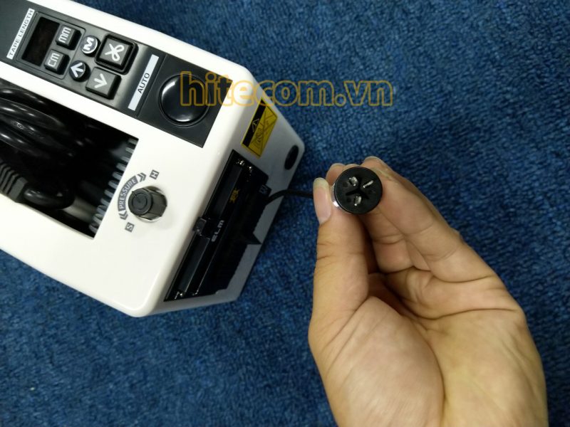 May-cat-bang-keo-cao-cap-m-1000-elm-hitecom-e1582205854306