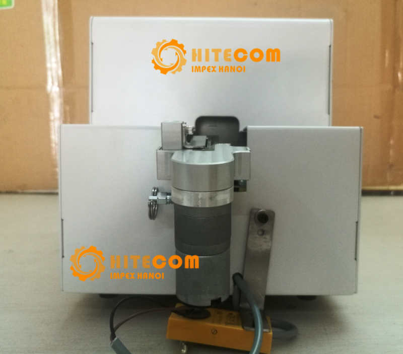 may-cap-vit-cbd-638-automatic-hand-hold-screw-feeding-machine-hitecom-02-e1553526022182
